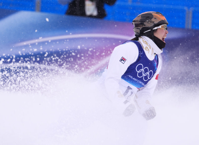 中国队获冬奥会自由式滑雪空中技巧混合团体季军