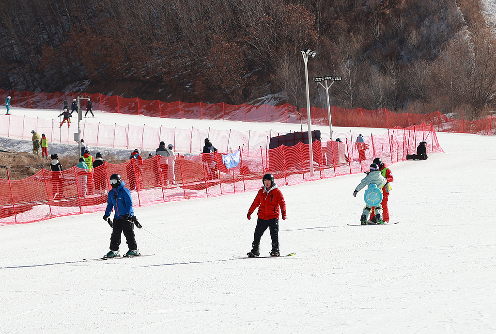 吉林延吉：春节假期冰雪游持续火热