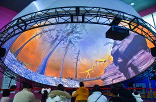 河南洛阳：小学生乐享科技寒假