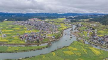 贵州锦屏：雨后乡村生机盎然