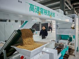 湖北云梦：智慧育秧车间赋能现代农业