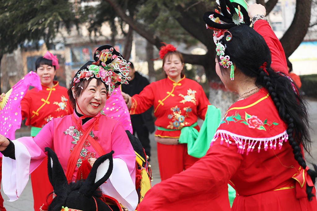 河北唐山：秧歌欢喜闹元宵