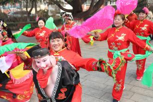 河北唐山：秧歌欢喜闹元宵