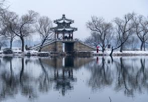 北京降雪 颐和园吸引游客赏雪