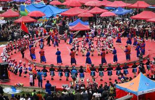 贵州惠水：苗族同胞欢度“藏滂哈十七节”