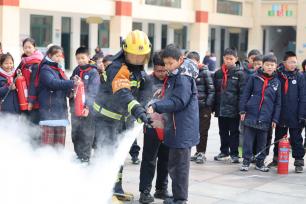 江苏淮安：消防安全进校园