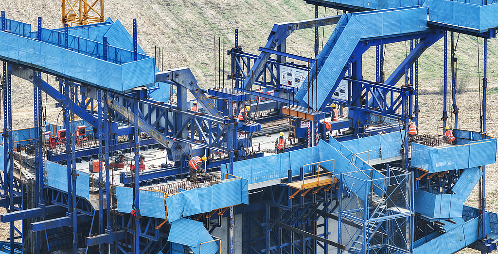 山东枣庄：济枣高铁枣庄段施工有序推进