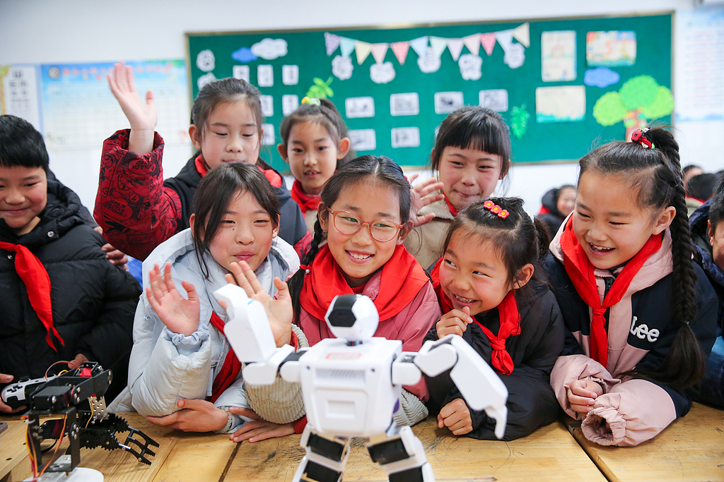 江苏南通：机器人成第二课堂“新宠”
