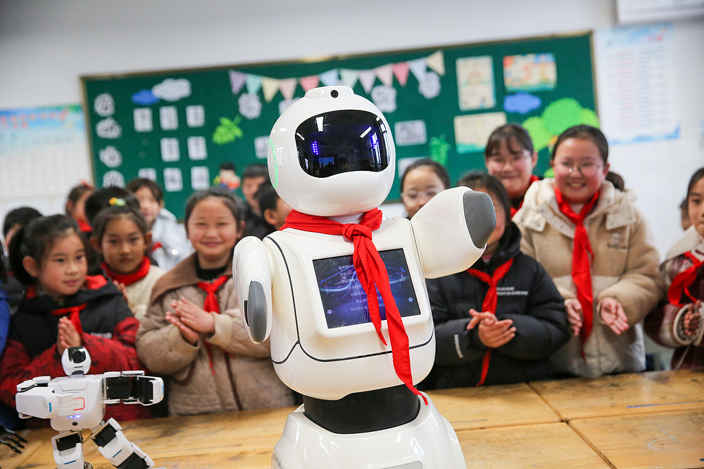 江苏南通：机器人成第二课堂“新宠”