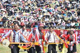 昆明九乡猎神节吸引游客感受千年民俗