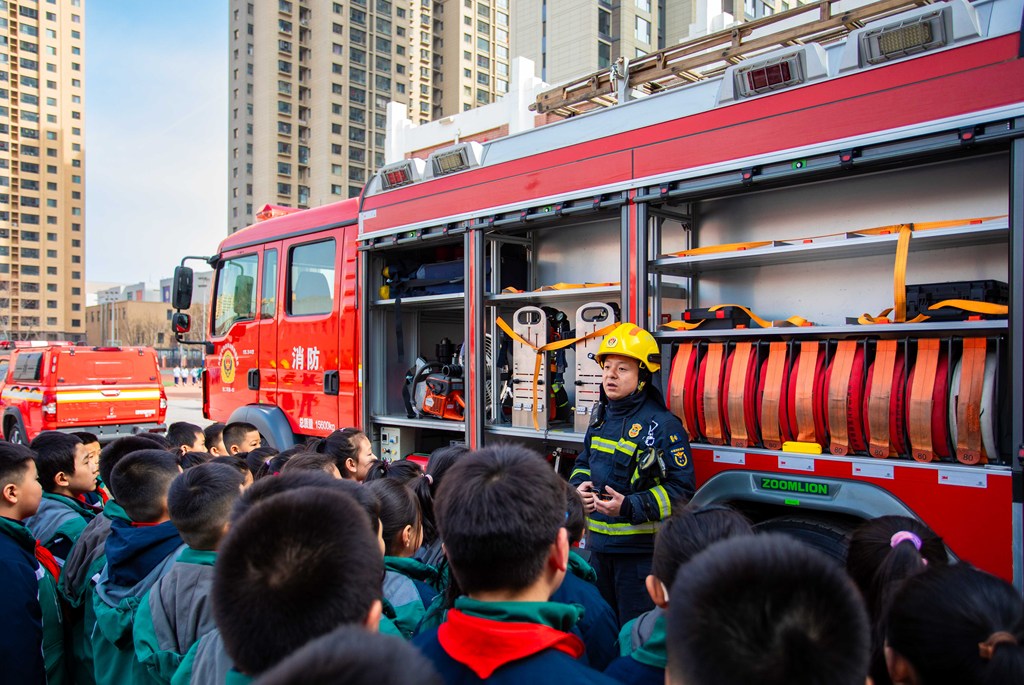 内蒙古呼和浩特：消防安全进校园