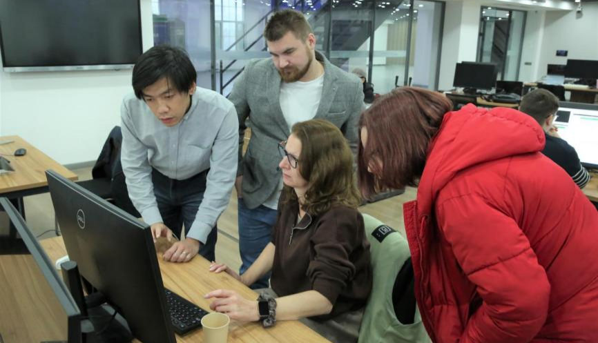 外媒说丨中国职业教育开辟就业新路径