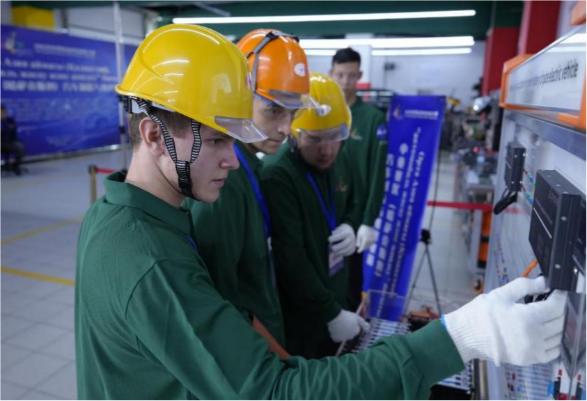 外媒说丨中国将持续开展大规模职业技能提升培训