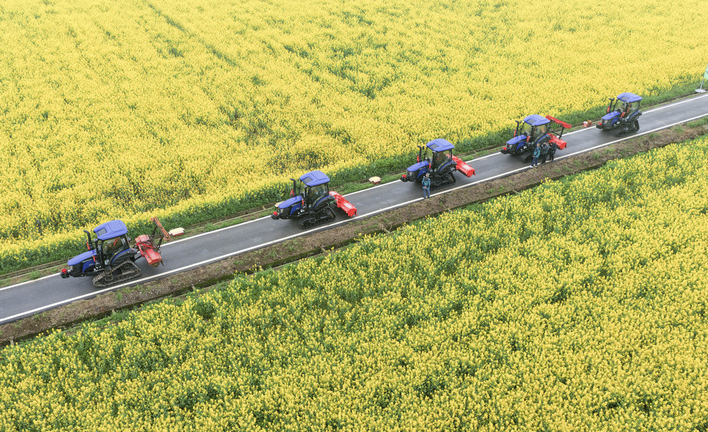 江西瑞昌：农机上门助春耕