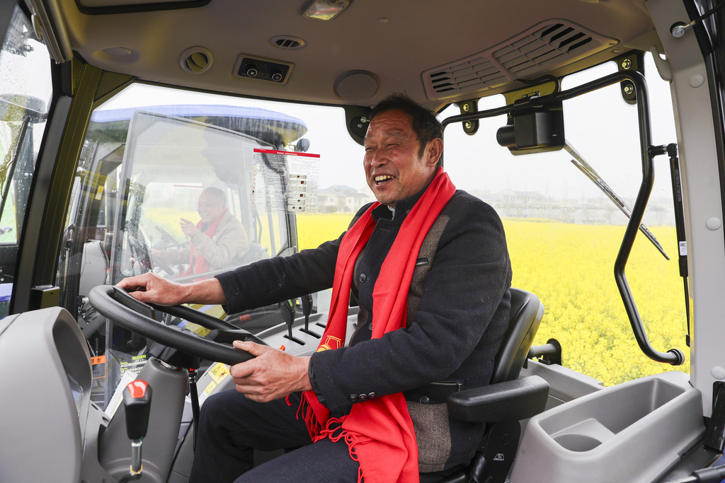 江西瑞昌：农机上门助春耕