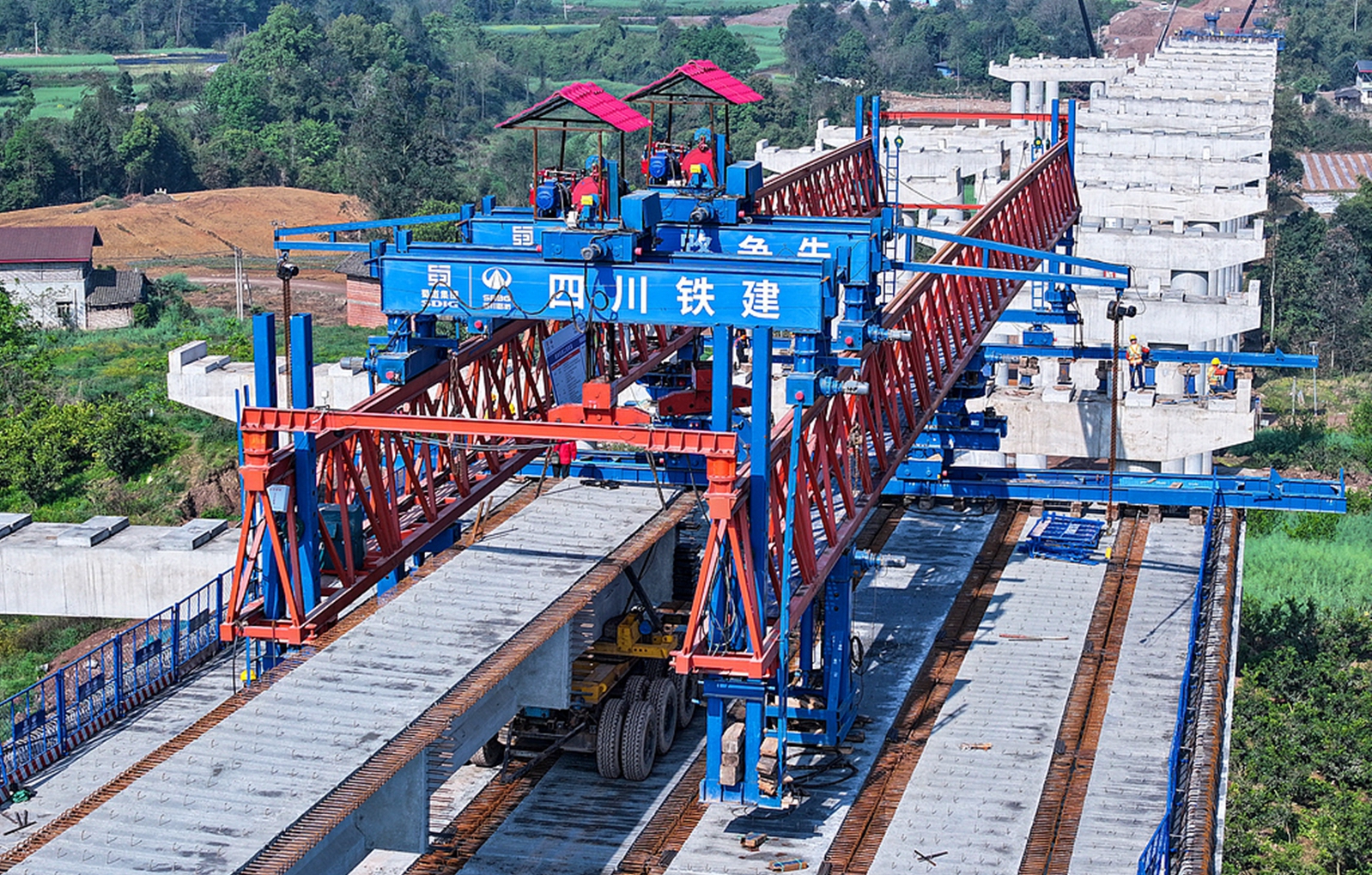 四川眉山：资乐高速建设有序