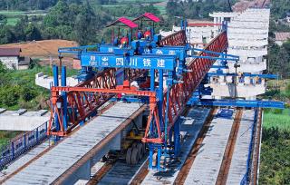 四川眉山：资乐高速建设有序