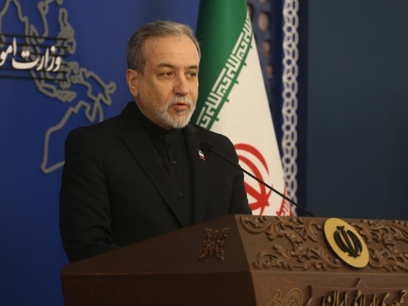 伊朗外长：收到美国总统特使“私信”，但不意味着谈判