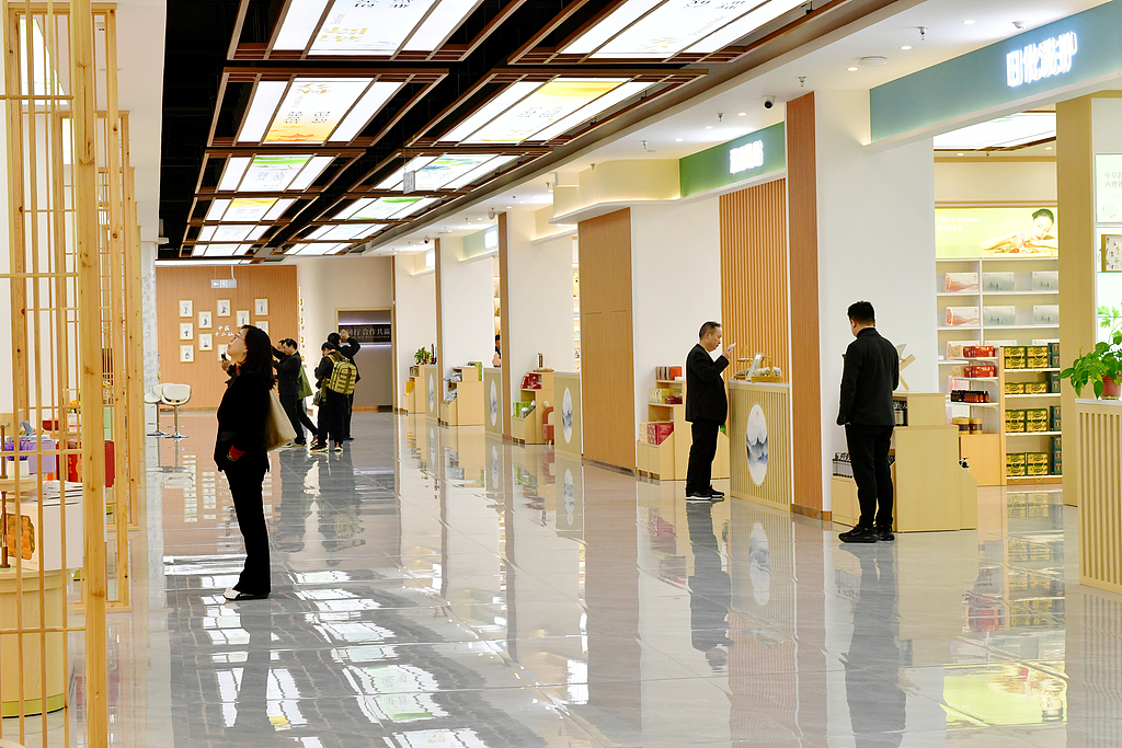 河南南阳：艾草产业蓬勃发展