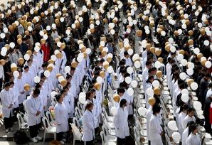 福州：民众追思致敬遗体和人体器官捐献者