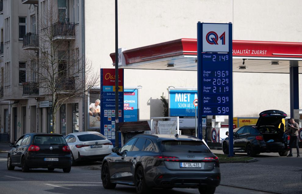德国油价管控新规遭质疑 被指无益于降低油价