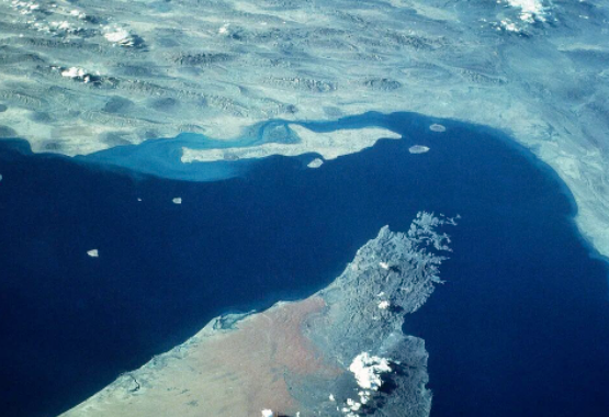 伊朗军方：霍尔木兹海峡将继续对美以关闭