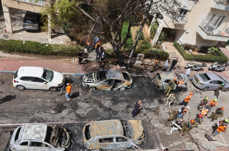 美军运输机陷沙中 营救飞行员行动险些失败