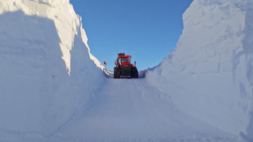 我国第42次南极考察队“雪龙”号凯旋