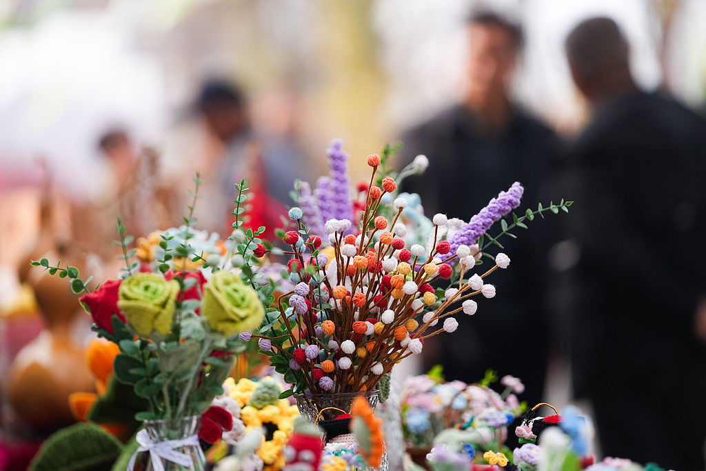 山东邹平：农副产品展销会促消费