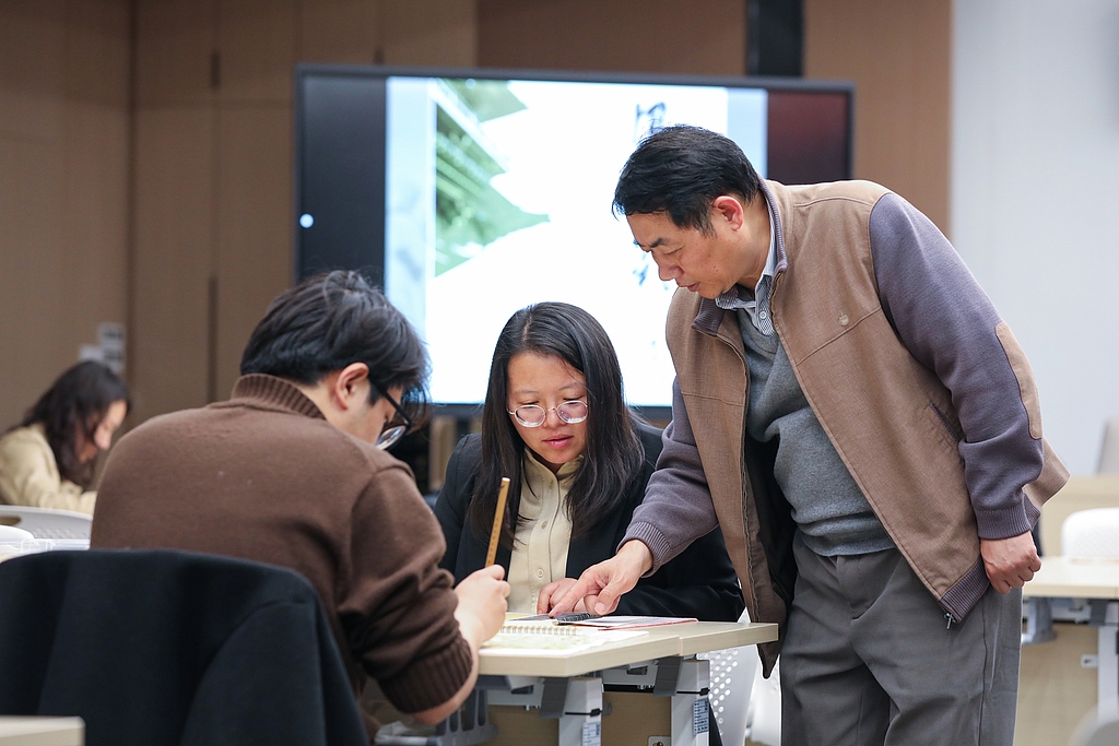 江苏海安：工会夜校丰富职工夜生活