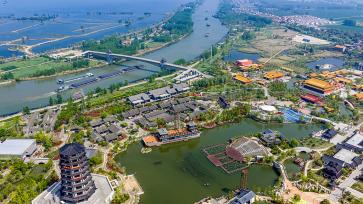 江苏宿迁：京杭大运河货运船只往来穿梭