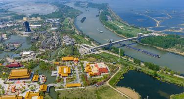 江苏宿迁：京杭大运河货运船只往来穿梭