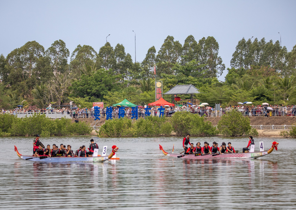 海南东方：三月三龙舟赛精彩纷呈