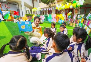 安徽淮北：萌娃在自然中感受阅读乐趣