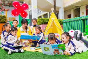 安徽淮北：萌娃在自然中感受阅读乐趣