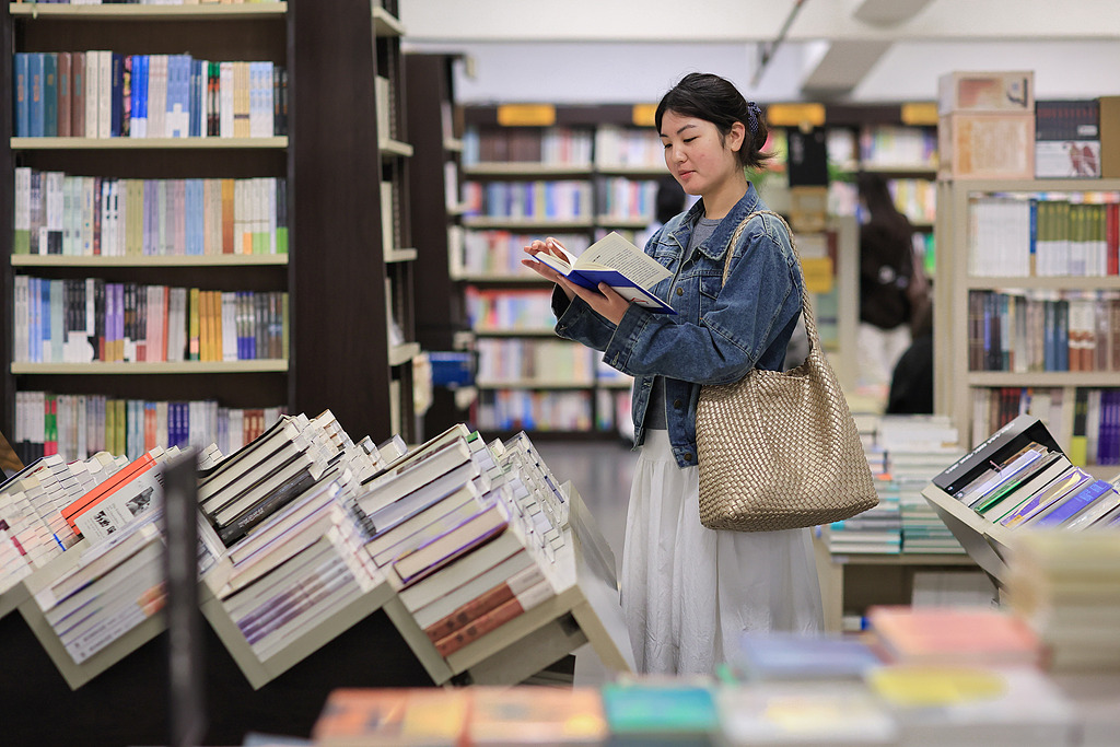 江苏南京：市民静享阅读时光