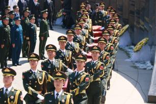 第十三批在韩中国人民志愿军烈士遗骸在沈阳安葬