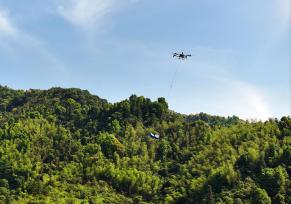 江西泰和：无人机助力电力施工