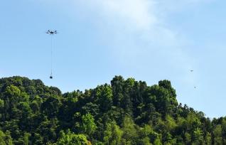 江西泰和：无人机助力电力施工