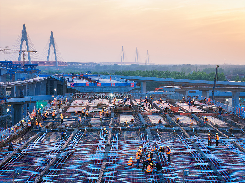 安徽马鞍山：巢马城际铁路建设正酣