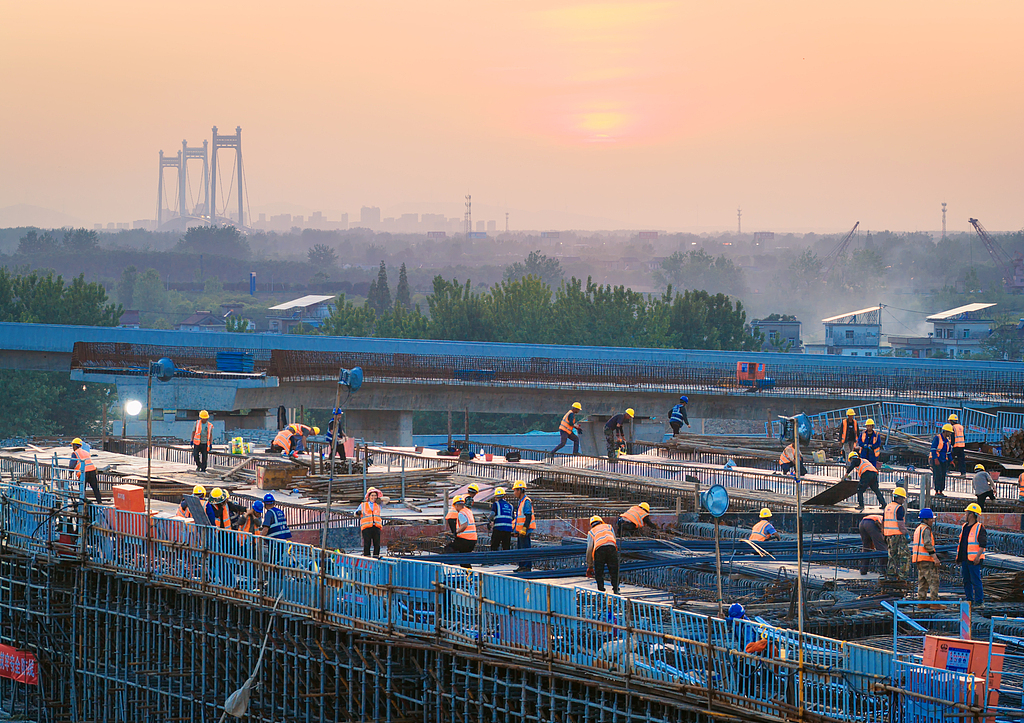 安徽马鞍山：巢马城际铁路建设正酣