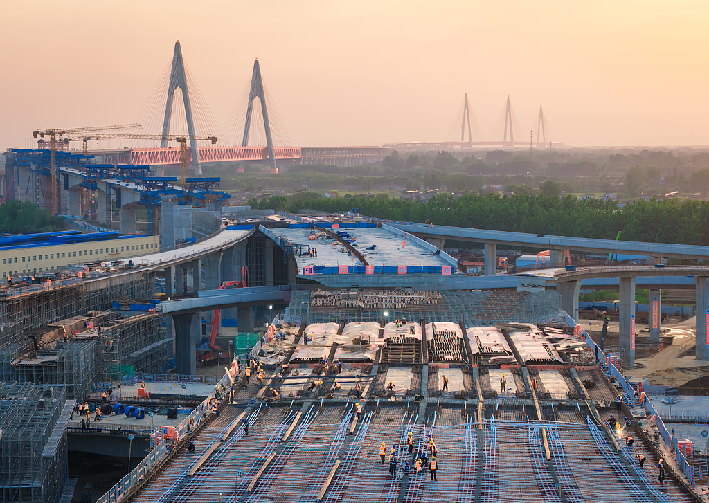 安徽马鞍山：巢马城际铁路建设正酣