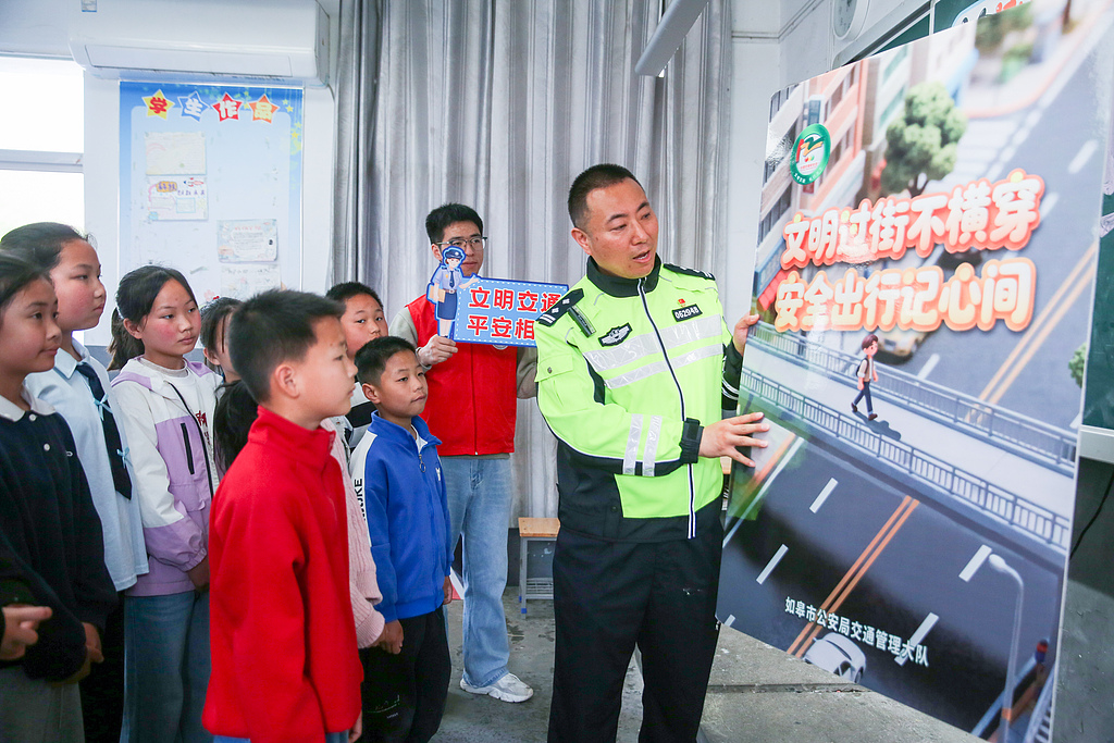 安徽合肥：交通安全宣传进校园