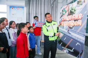 安徽合肥：交通安全宣传进校园