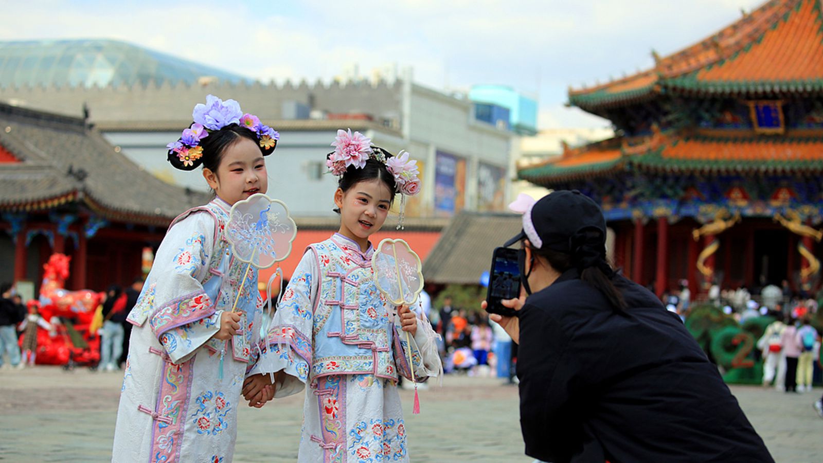 沈阳：“五一”假期临近 旅游市场持续升温