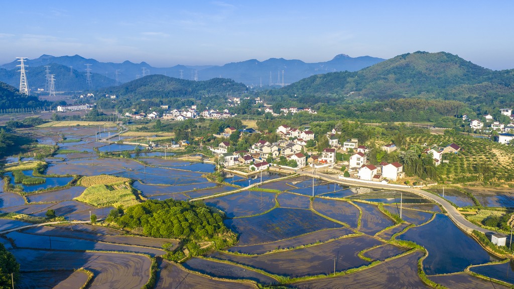 安徽芜湖：梯田民居映青山绘就山水田园画卷