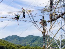 安徽芜湖：电力线路改造升级迎峰度夏