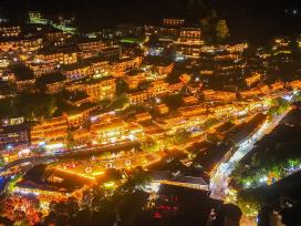 贵州雷山：夜经济点燃西江千户苗寨新活力