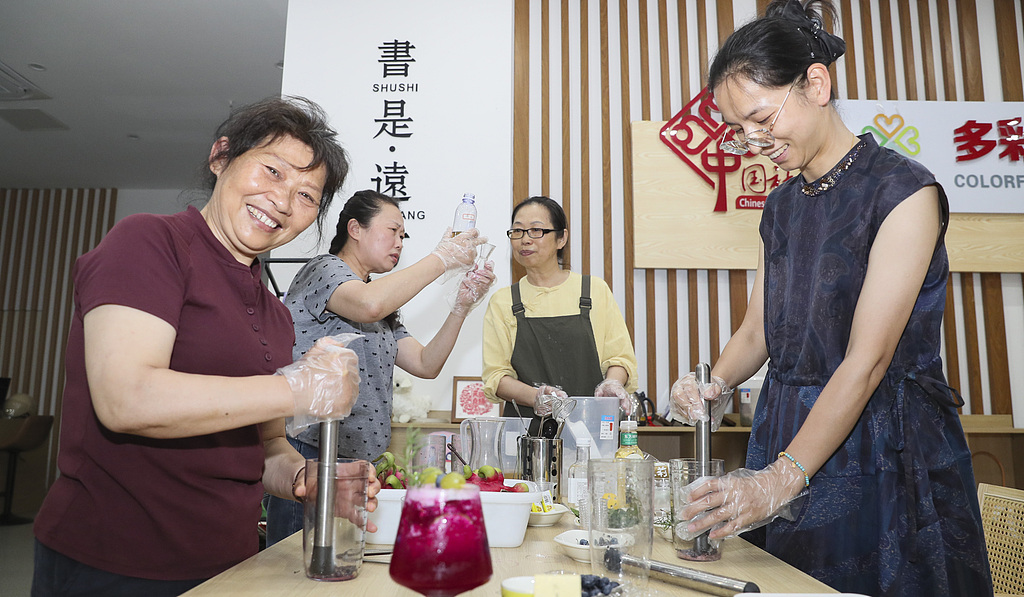江苏淮安：社区“夜校”丰富居民生活