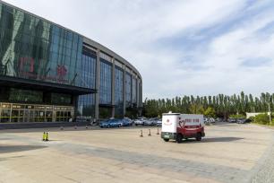 山西运城首辆无人驾驶送血车投入使用